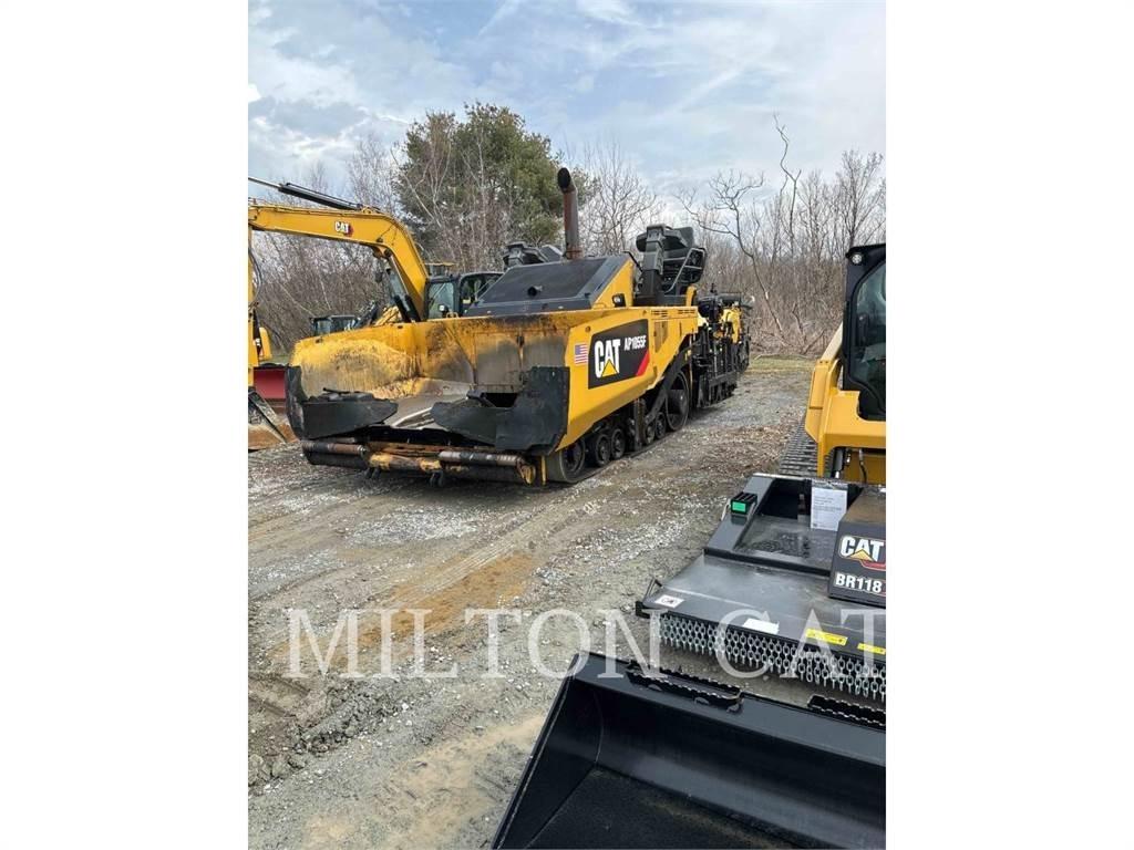 CAT AP1055F アスファルトフィニッシャ