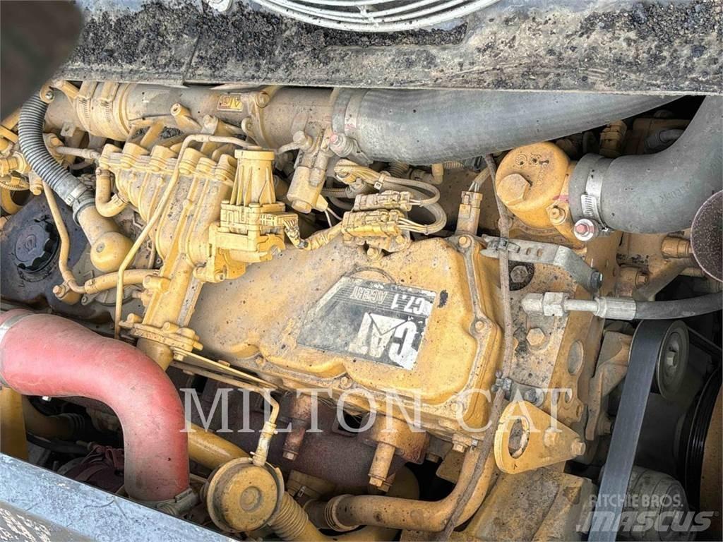 CAT AP1055F アスファルトフィニッシャ