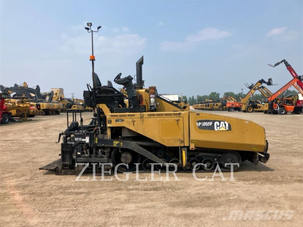 CAT AP1055F アスファルトフィニッシャ