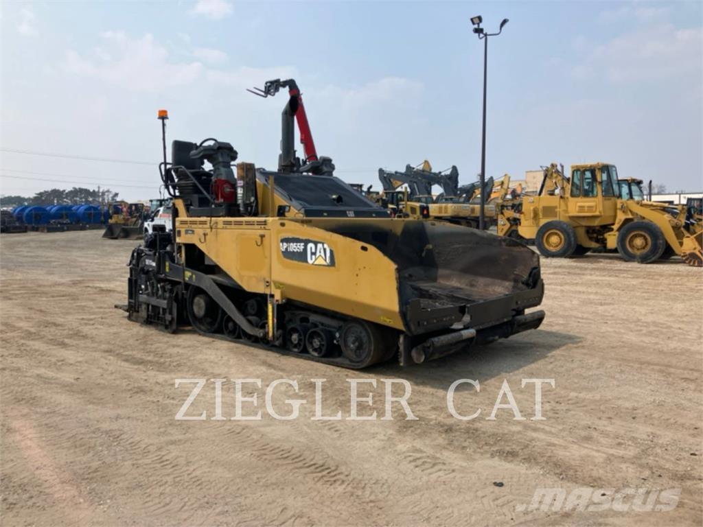 CAT AP1055F アスファルトフィニッシャ