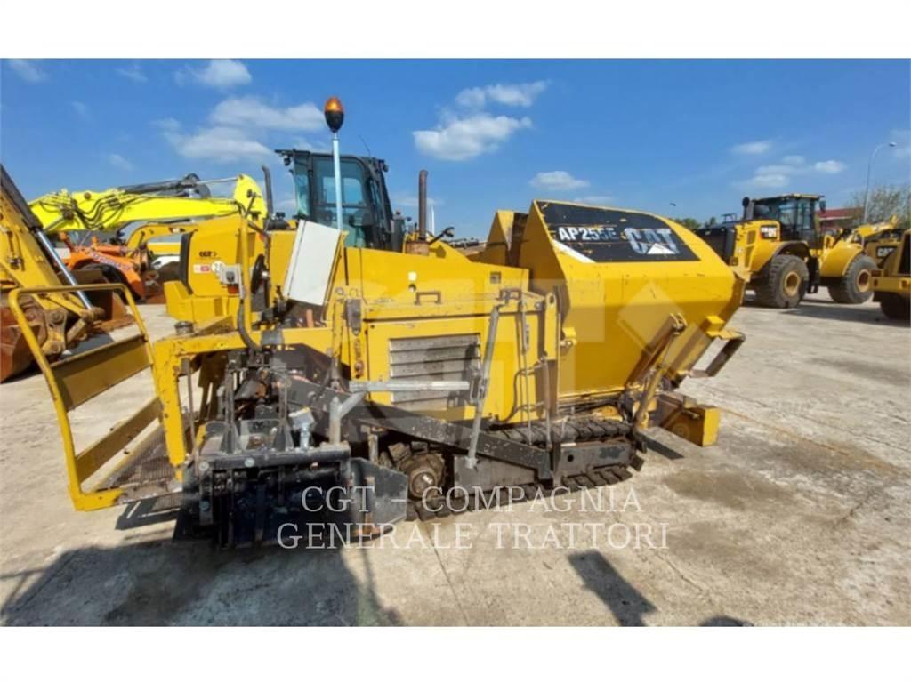 CAT AP255E アスファルトフィニッシャ