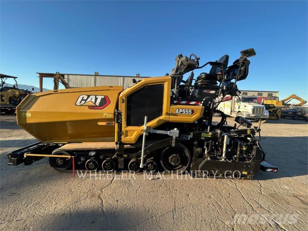 CAT AP555 アスファルトフィニッシャ