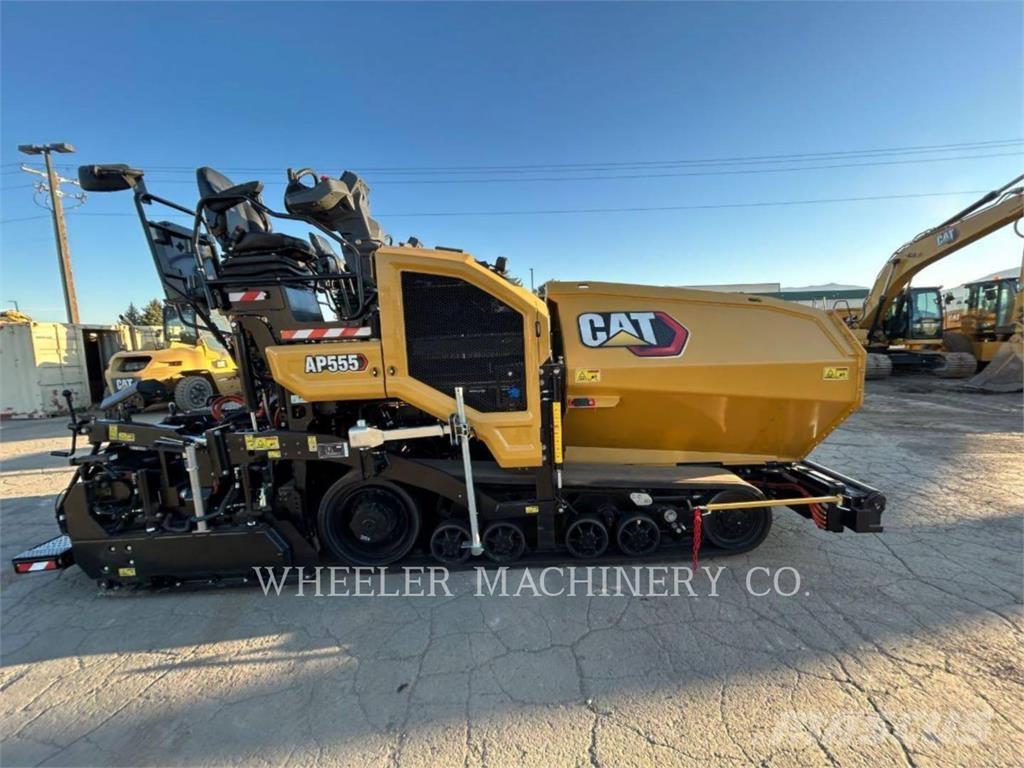 CAT AP555 アスファルトフィニッシャ