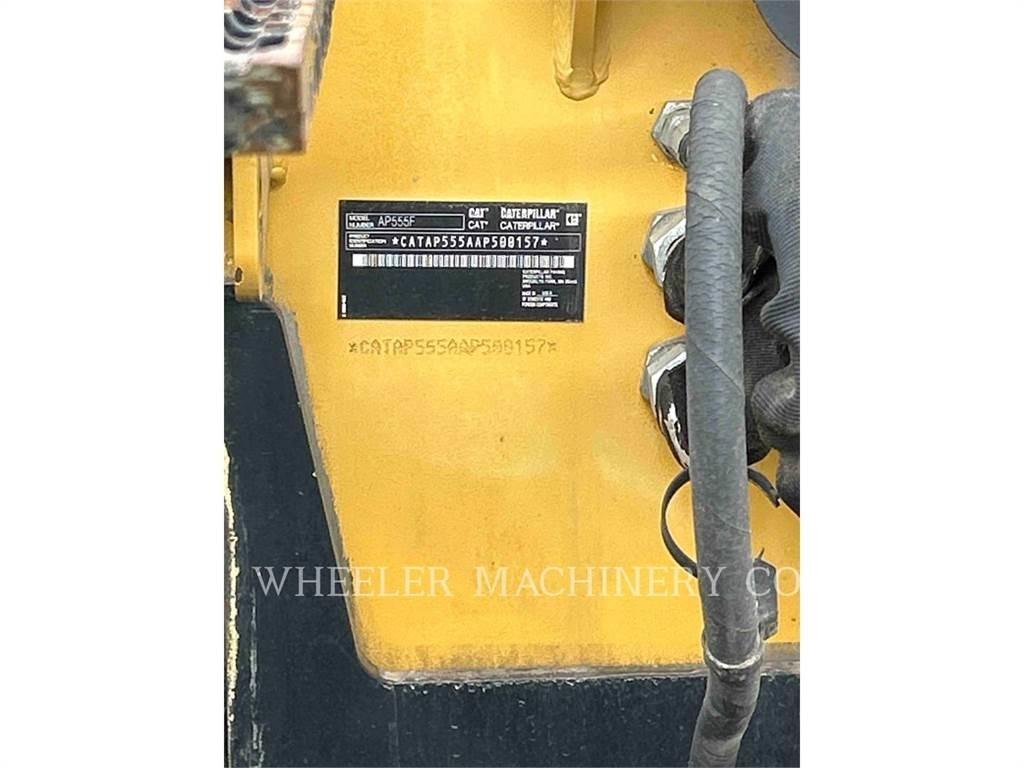 CAT AP555F アスファルトフィニッシャ