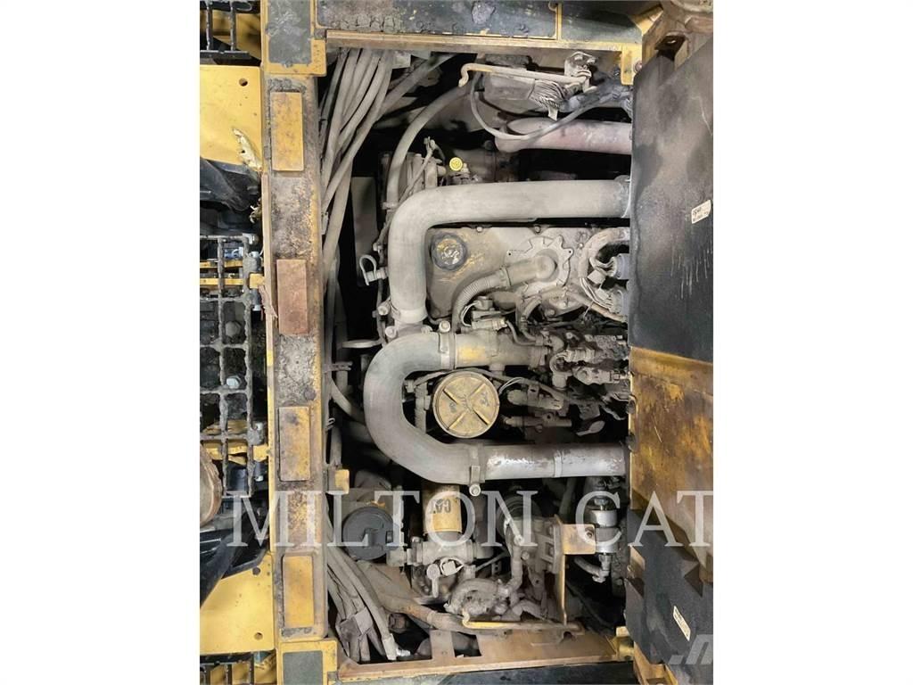 CAT AP555F アスファルトフィニッシャ