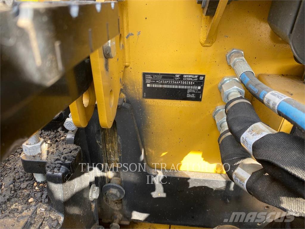 CAT AP555F アスファルトフィニッシャ