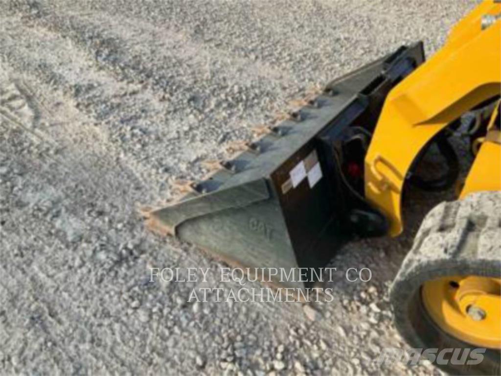 CAT BKSSLGP74T スキッドステアローダー
