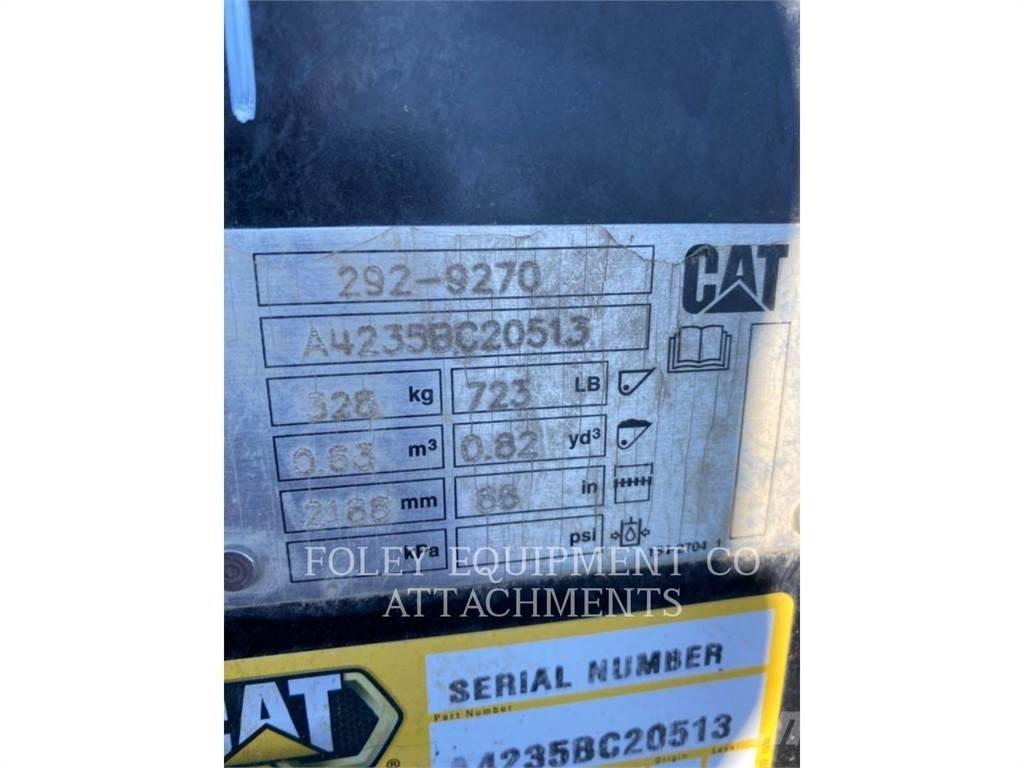 CAT BKSSLGP86S スキッドステアローダー