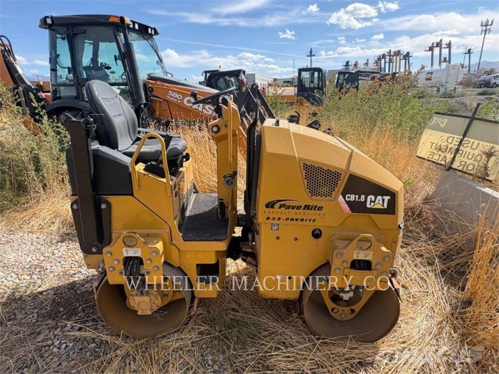 CAT CB1.8 バックホーローダー