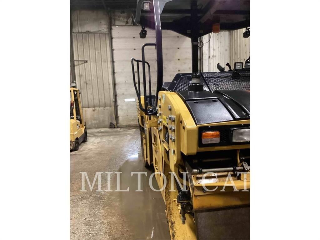 CAT CB13 ソイルコンパクター