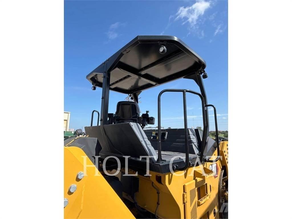 CAT CB13 振動ローラ