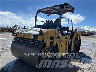CAT CB15 CW VV タンデムローラ