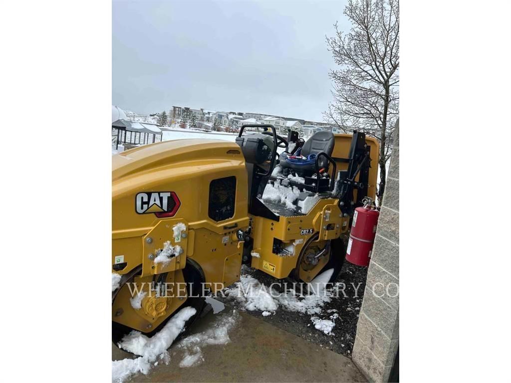 CAT CB2.5 タンデムローラ