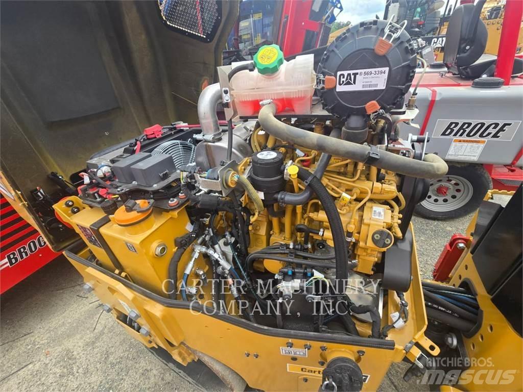 CAT CB2.5 ソイルコンパクター