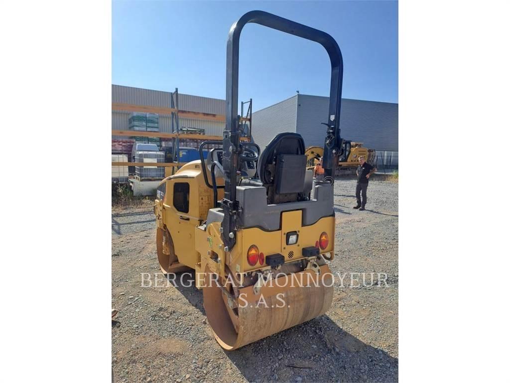 CAT CB2.5 ソイルコンパクター
