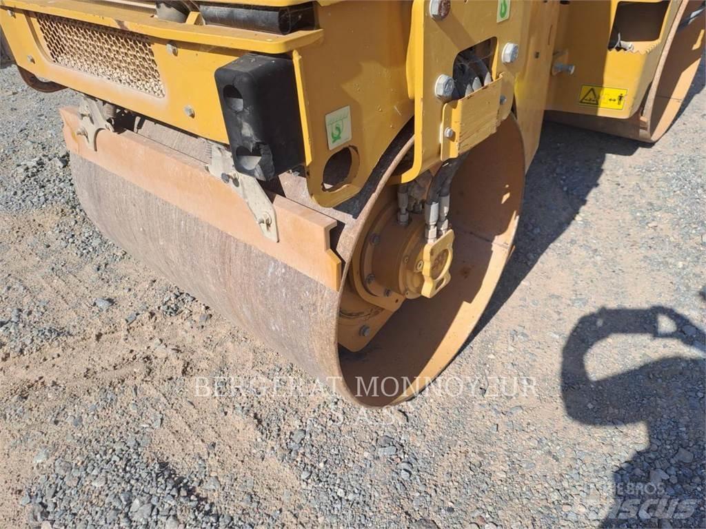 CAT CB2.5 ソイルコンパクター