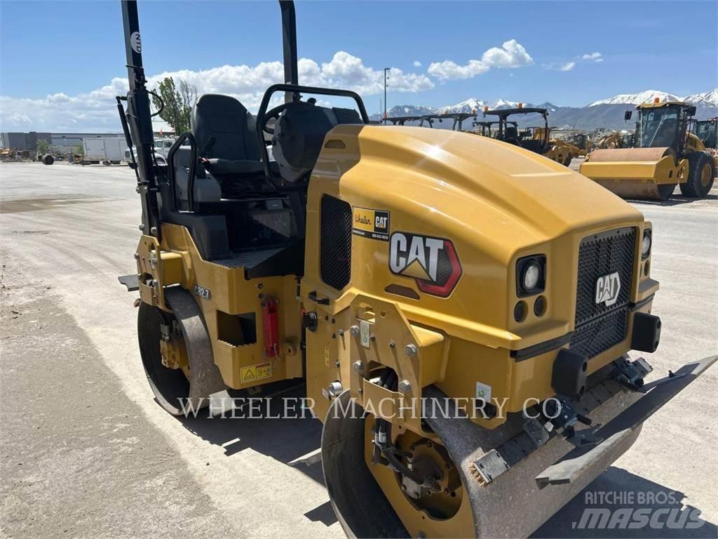 CAT CB2.7 タンデムローラ