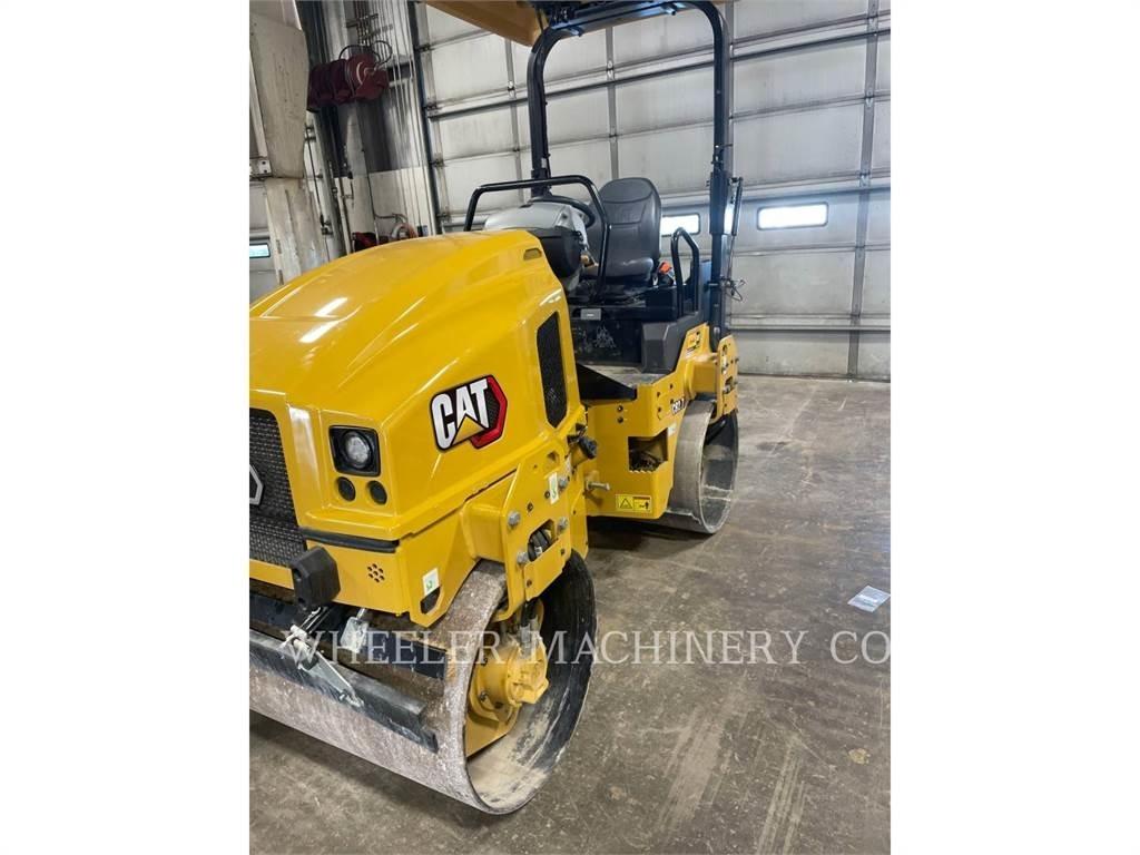 CAT CB2.7 タンデムローラ