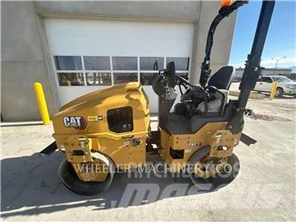 CAT CB2.7 タンデムローラ