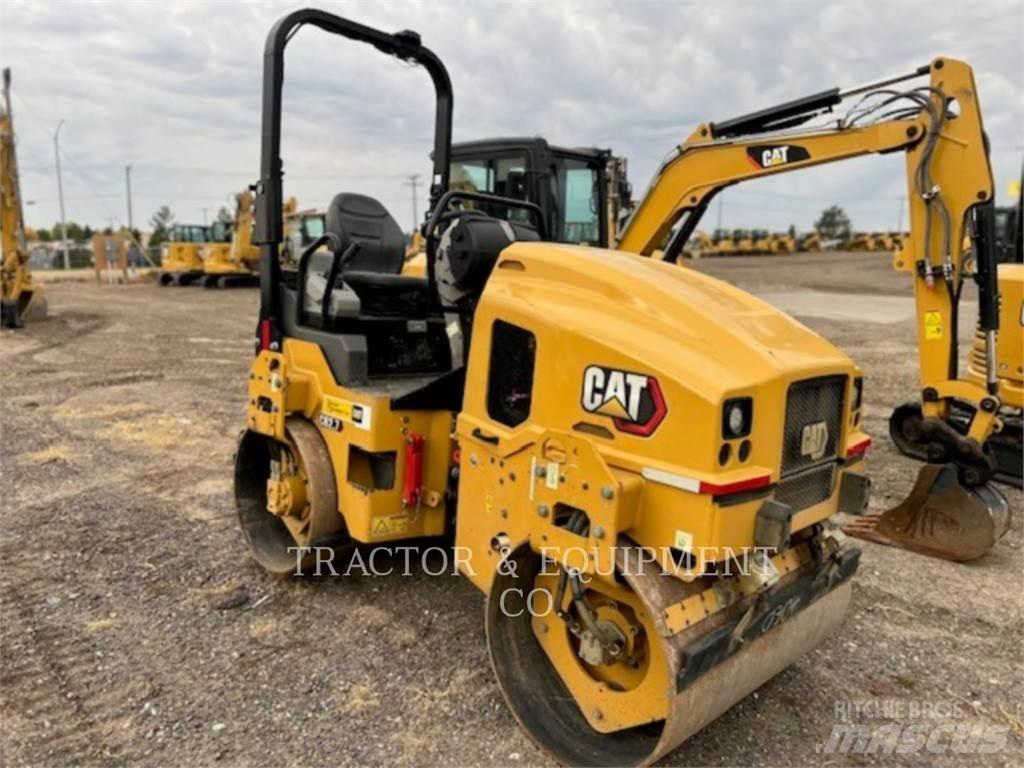 CAT CB2.7 アスファルトフィニッシャ