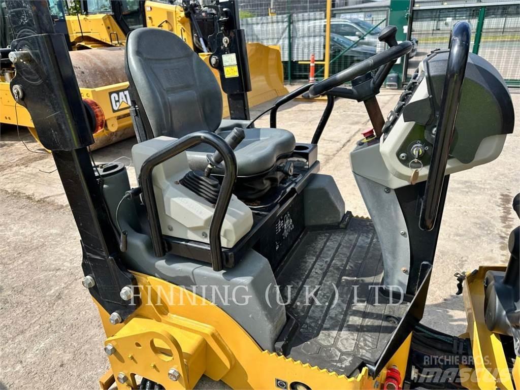 CAT CB2.7 ソイルコンパクター