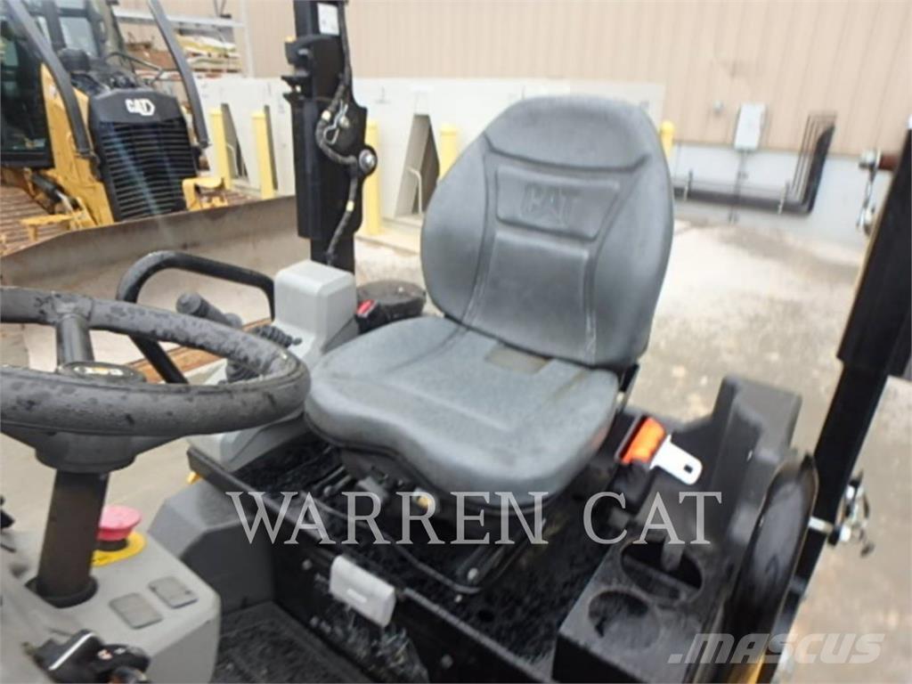 CAT CB2.7 ソイルコンパクター