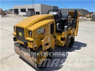 CAT CB2.7 GC タンデムローラ