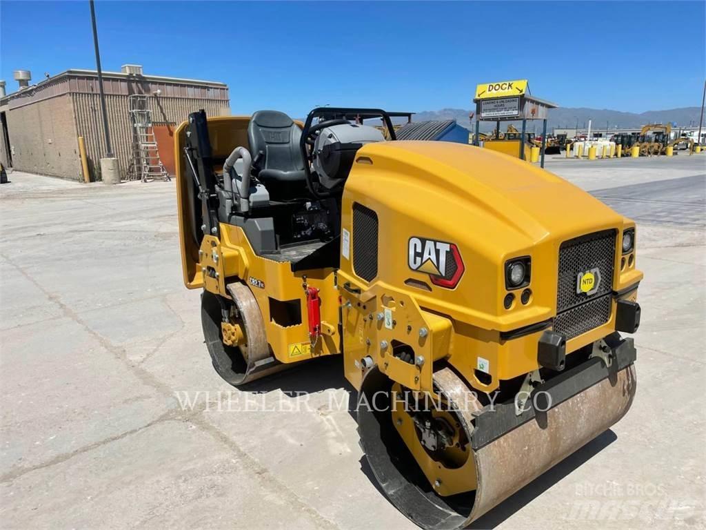 CAT CB2.7 GC タンデムローラ