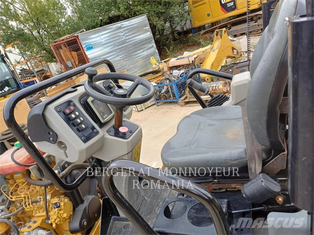 CAT CB2.7LRC タンデムローラ