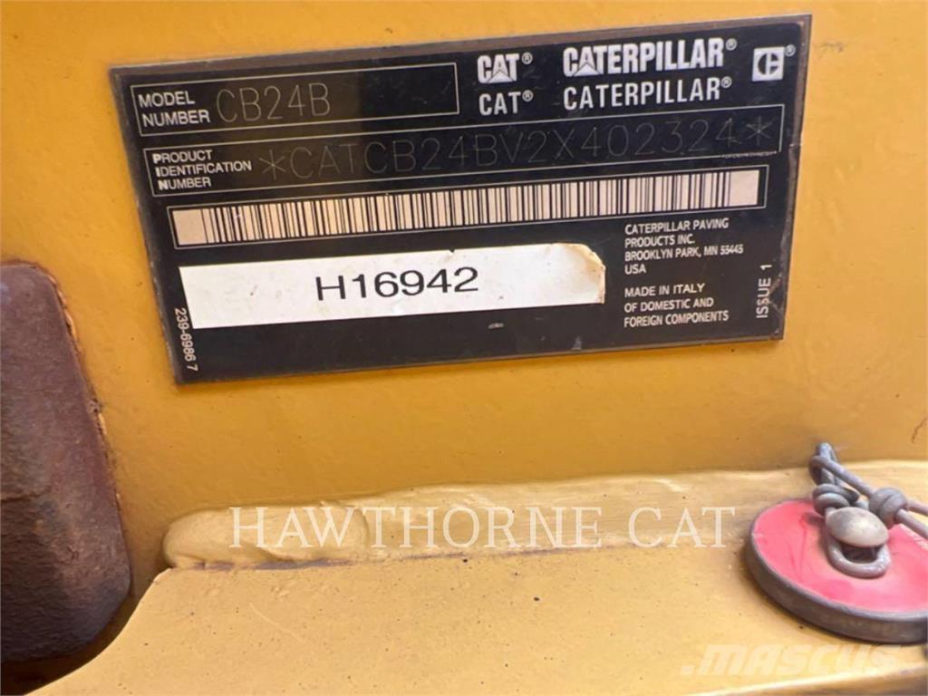 CAT CB24B ソイルコンパクター