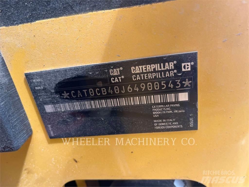 CAT CB4.0 タンデムローラ