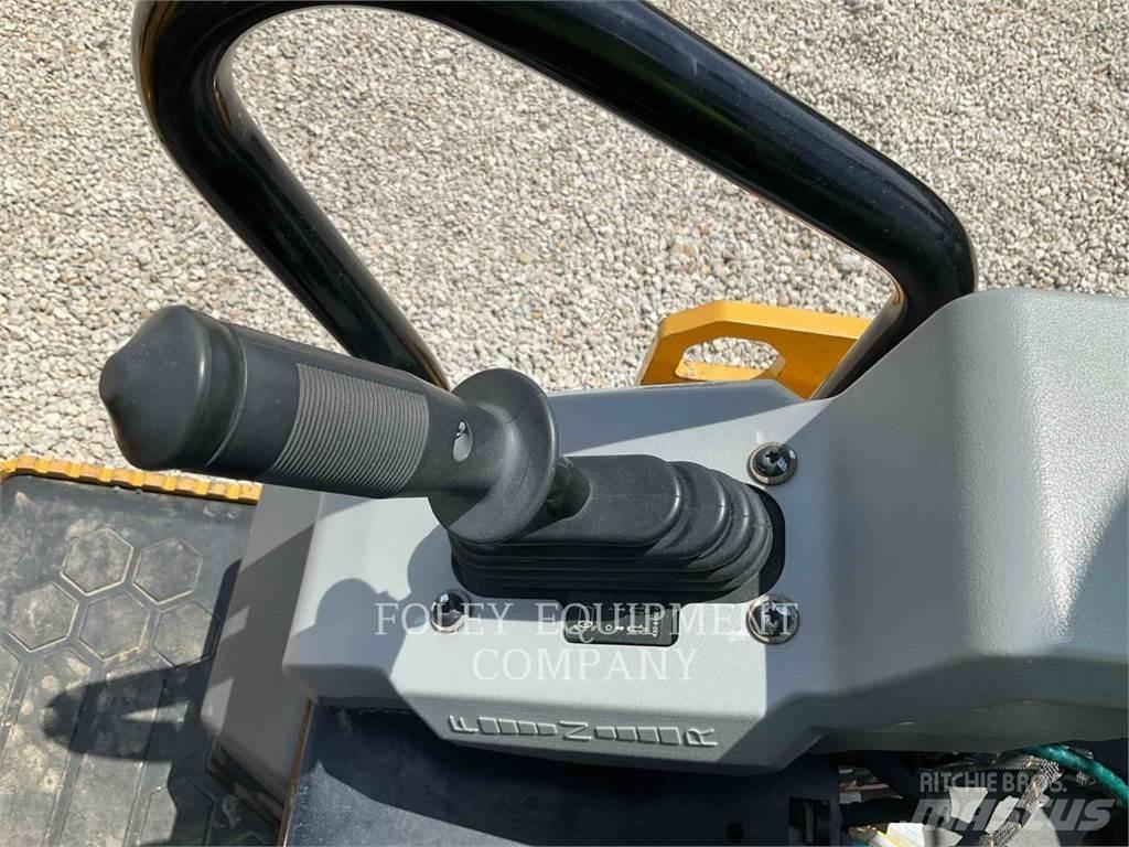 CAT CB4.003 ソイルコンパクター