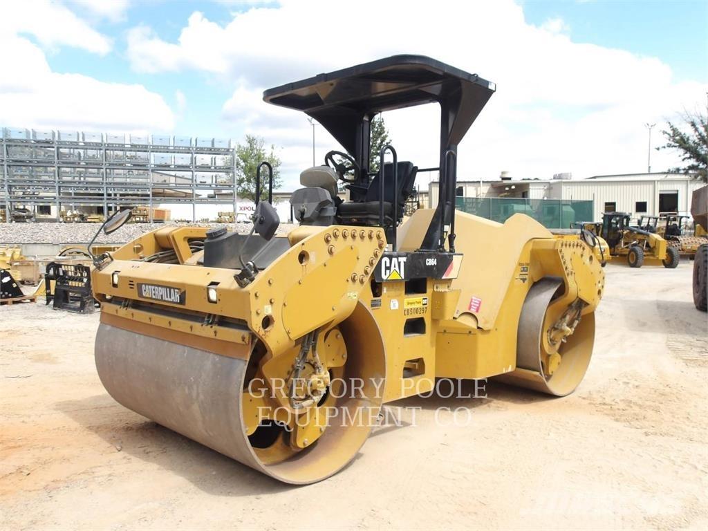 CAT CB64 タンデムローラ