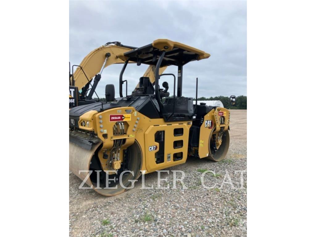 CAT CB7-02 ソイルコンパクター