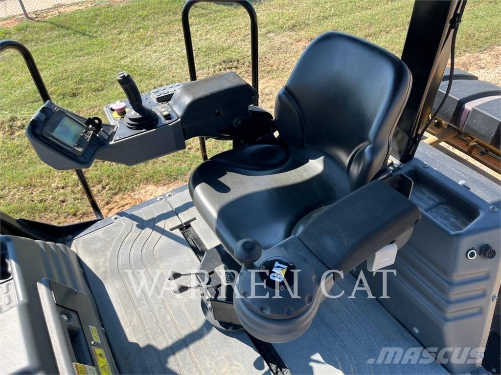 CAT CB8 ソイルコンパクター