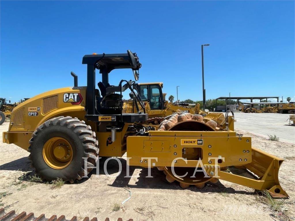 CAT CP12 振動ローラ