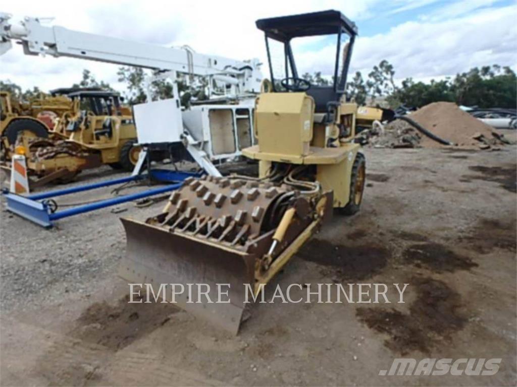 CAT CP323 振動ローラ