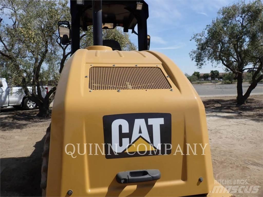 CAT CP44 アスファルトスプレヤ