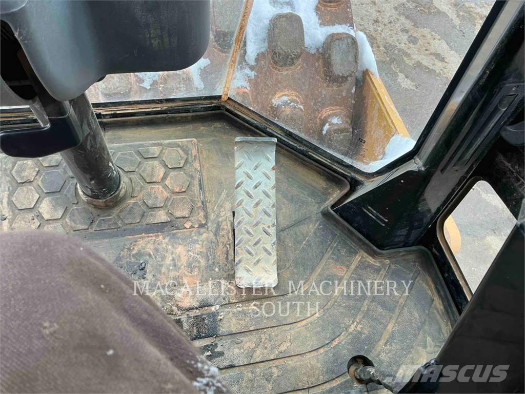 CAT CP44B 振動ローラ