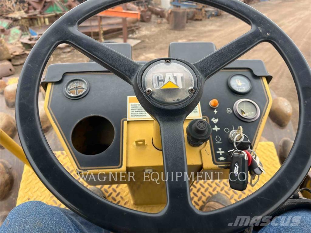CAT CP563C ソイルコンパクター