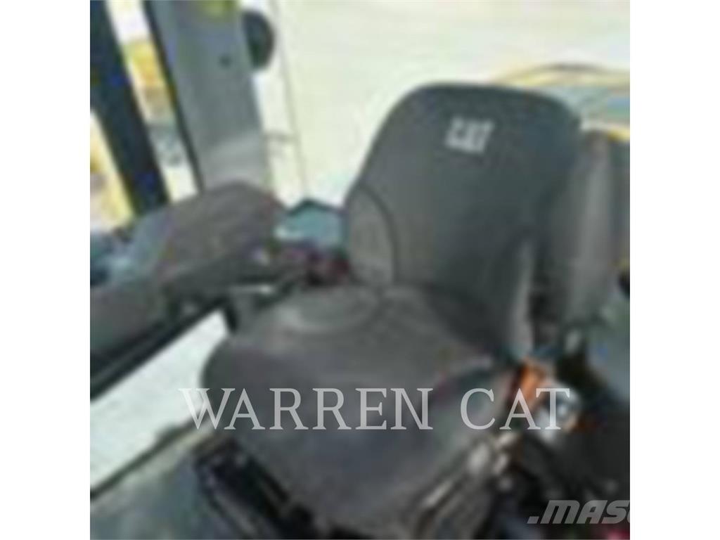 CAT CP56B アスファルトフィニッシャ