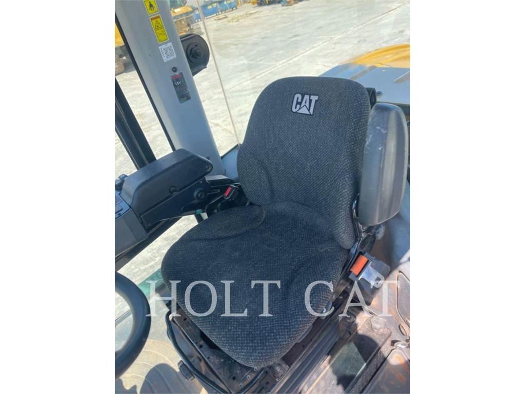 CAT CP56B CAB アスファルトリサイクルマシン