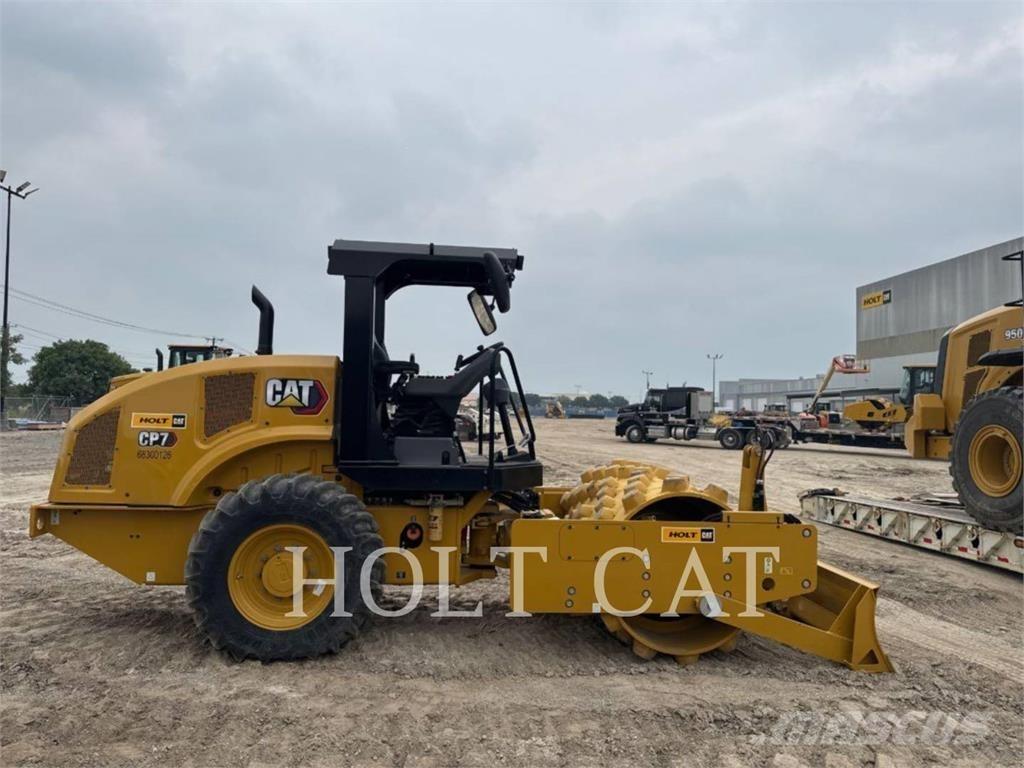 CAT CP7 振動ローラ
