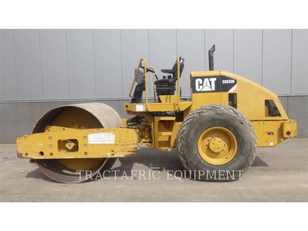 CAT CS-533E 振動ローラ
