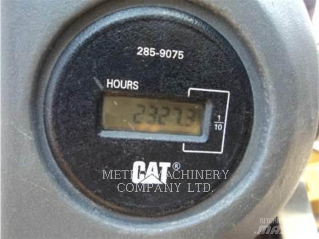 CAT CS-533E 振動ローラ