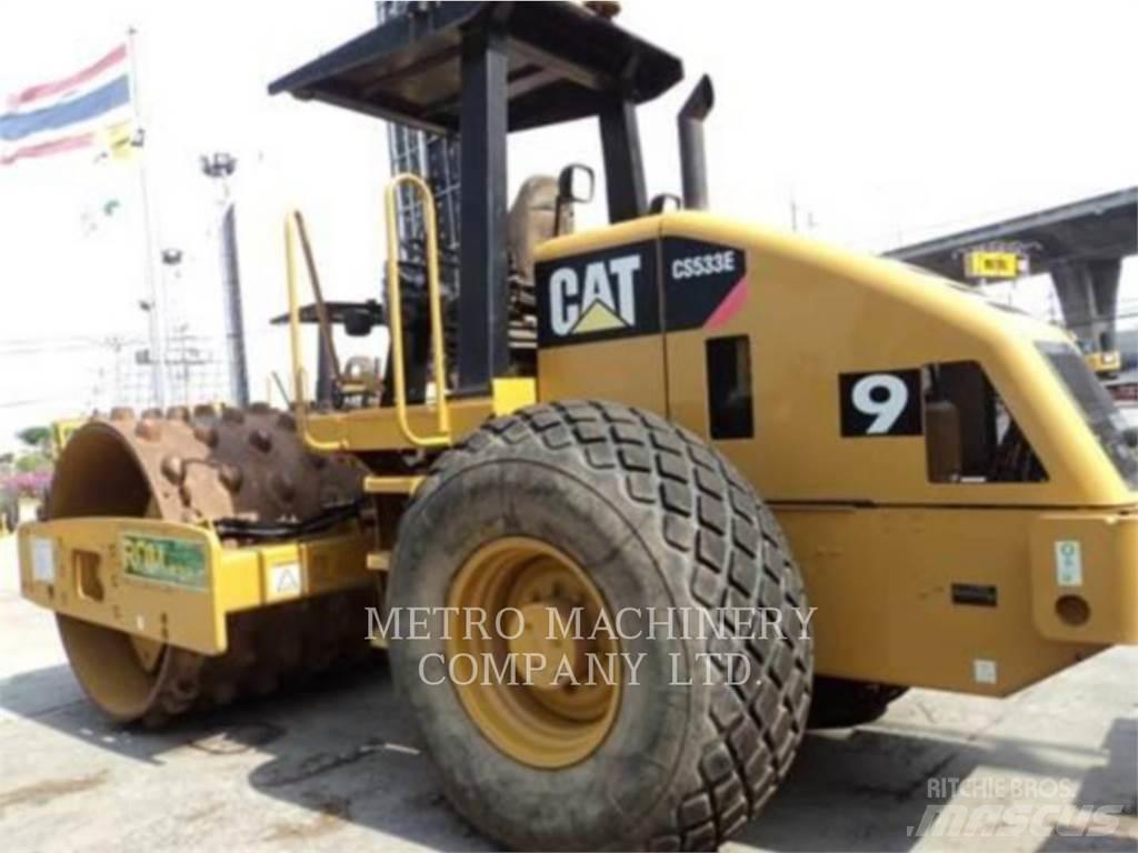 CAT CS-533E 振動ローラ