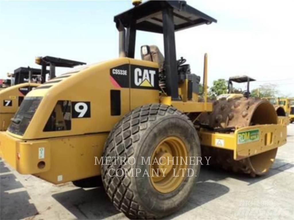 CAT CS-533E 振動ローラ