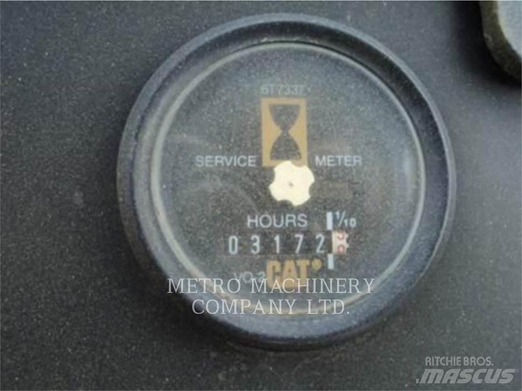 CAT CS-563CAW 振動ローラ
