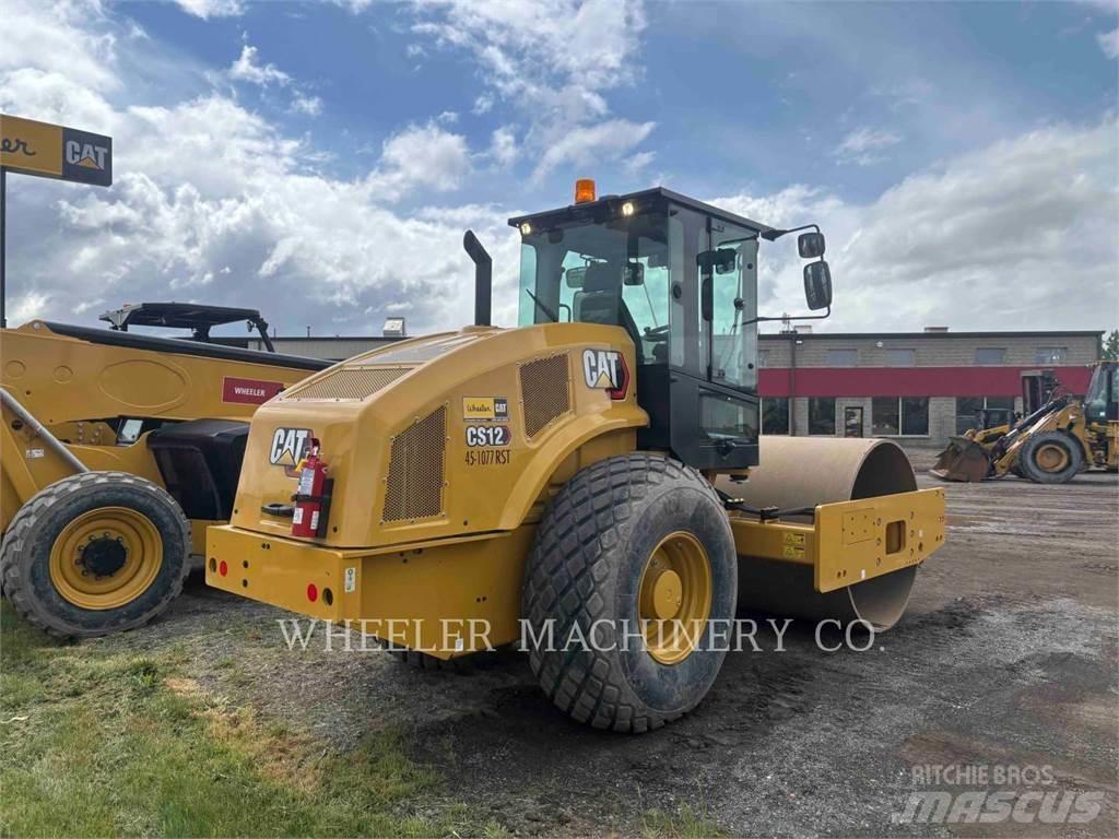 CAT CS12 振動ローラ