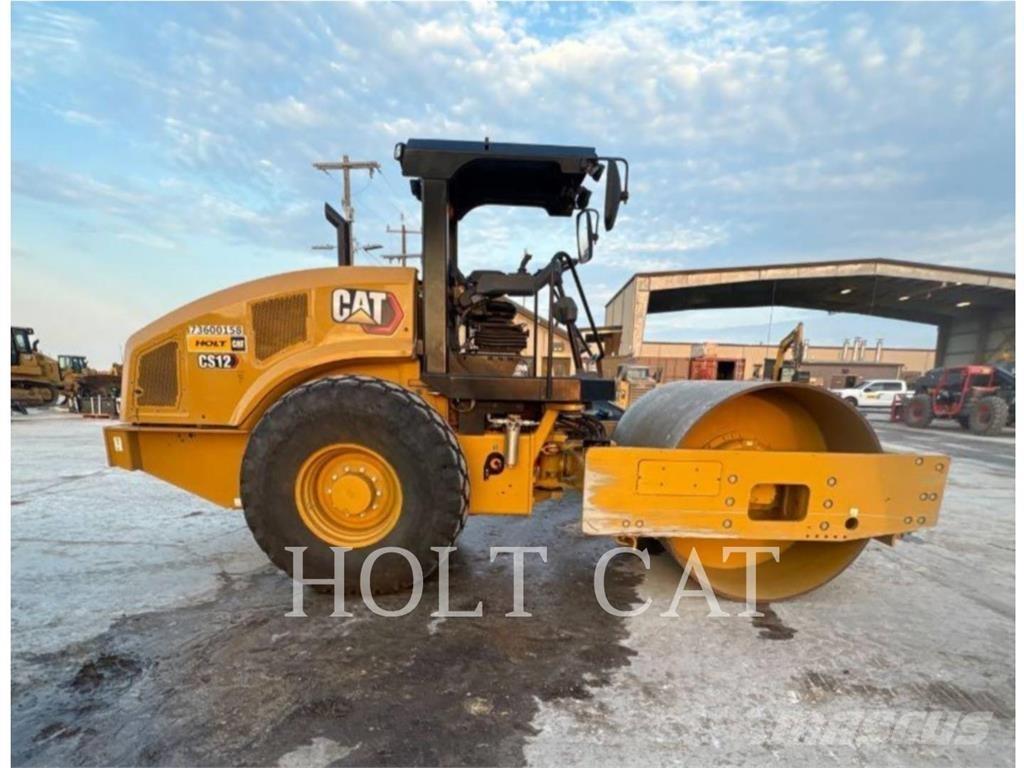 CAT CS12 振動ローラ